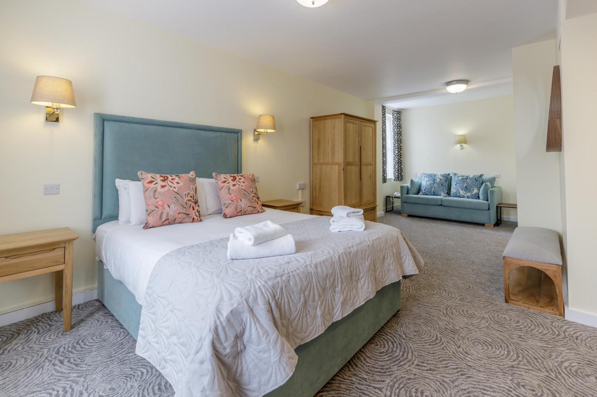 מילטון קינס Swan Revived Hotel מראה חיצוני תמונה