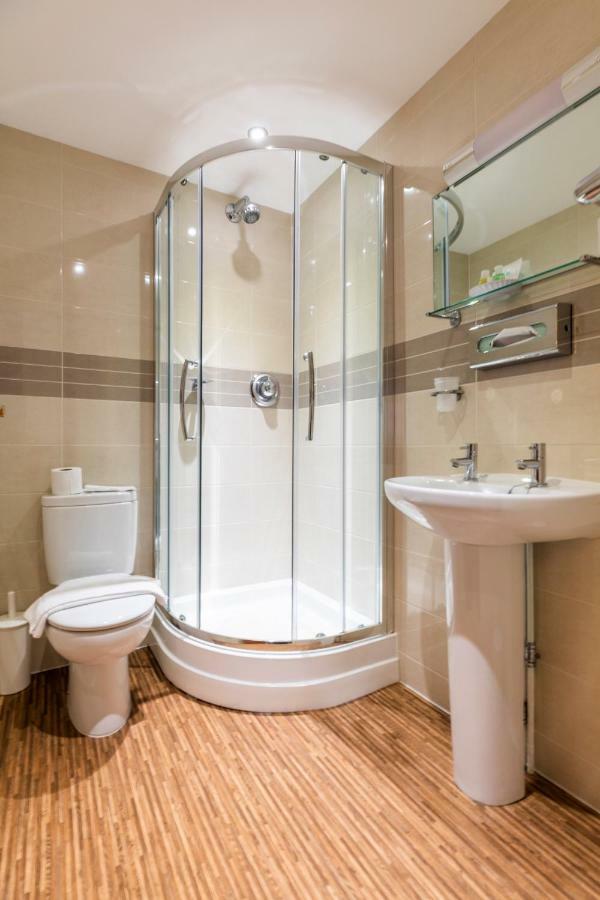 מילטון קינס Swan Revived Hotel מראה חיצוני תמונה